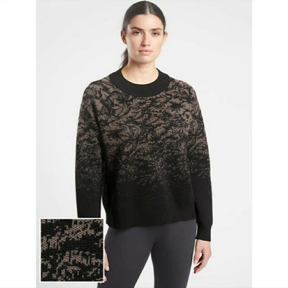 EXCELLENT CONDITION SMALL ATHLETA JACQUARD FLORAL OMBRÉ MERINO WOOL CREW SWEATER